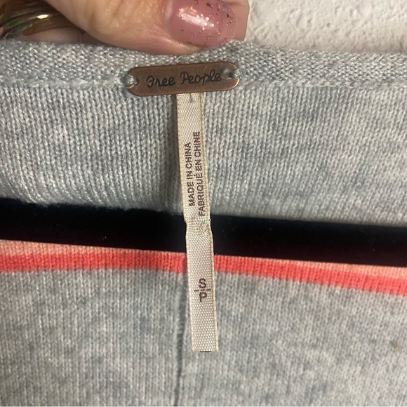 Free People Size Small Make You Mine Gray Striped Pullover Sweater Oversized - Picture 6 of 7